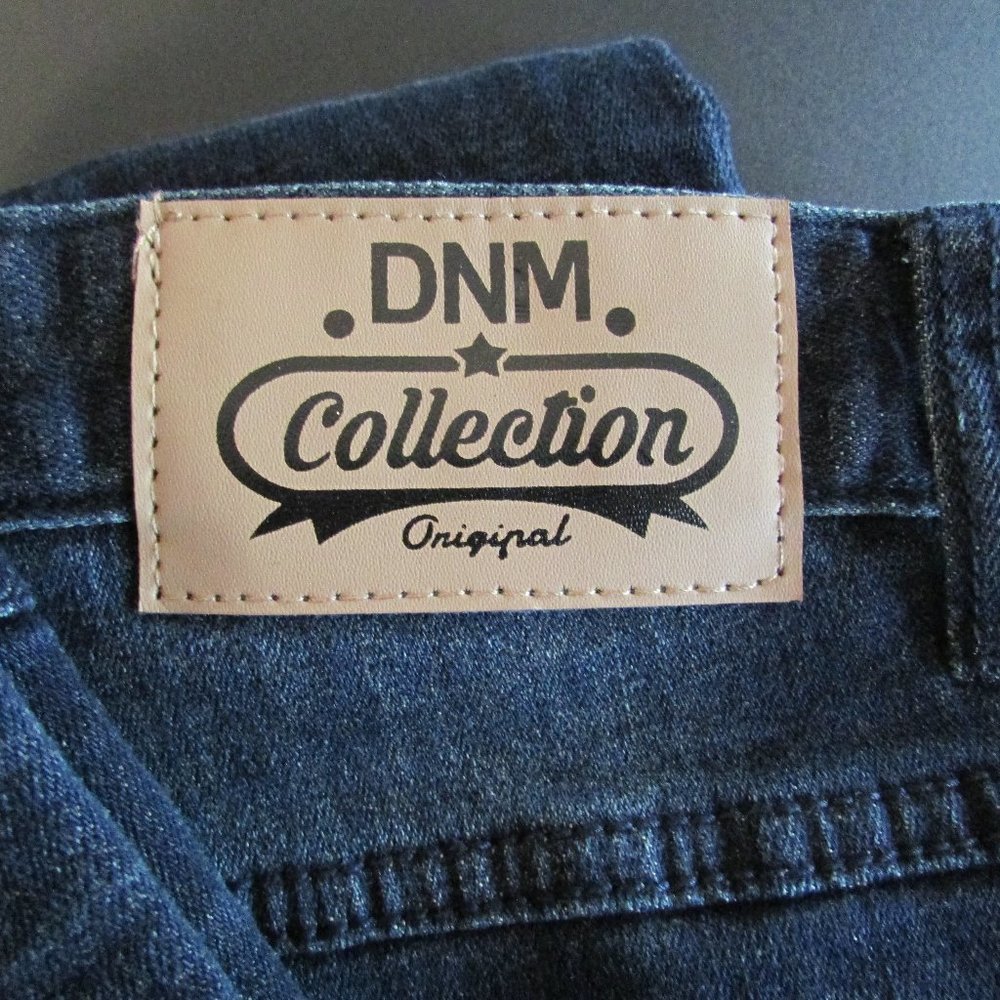 NWT DNM Collection Dark Denim Jean. Women's Size 30.